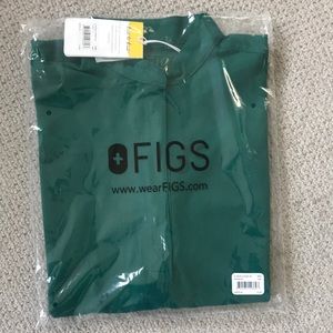 Figs scrub top